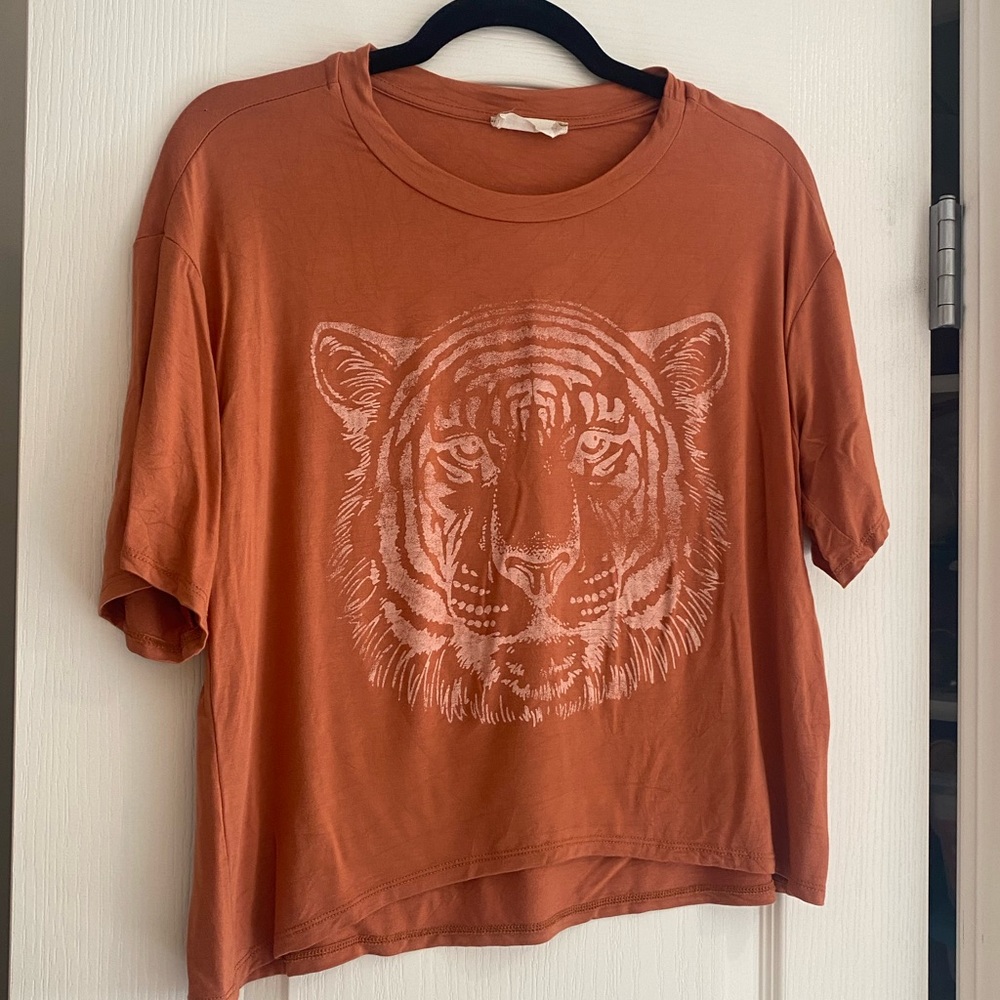 ALTAR’D STATE Tiger Graphic Tee sz Medium